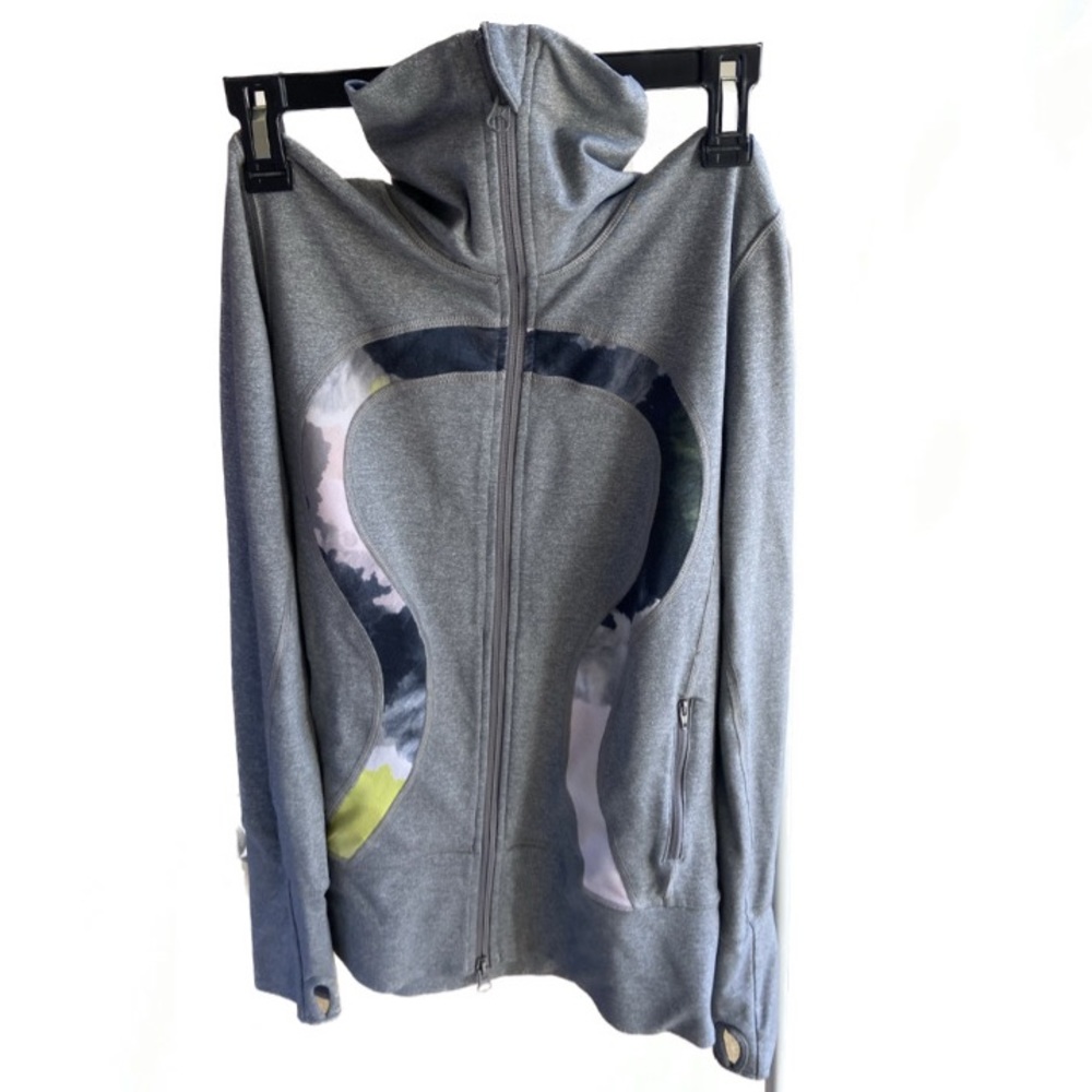 Lululemon in stride zip up size 6